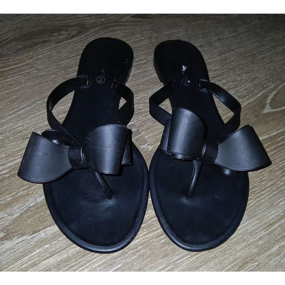 Charlie Paige Black Bow Jelly Flip Flop Sandals Size 10